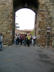 Ingresso a S.Gimignano
dalla Porta S.Matteo
(11890 bytes)